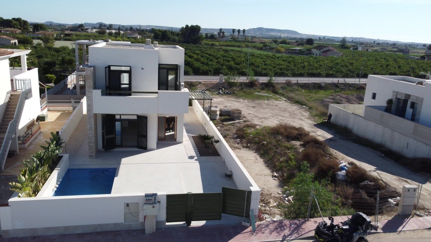 Villa a Daya Nueva, Alicante, Spagna 3 camere da letto, 140 mq. N° 94063