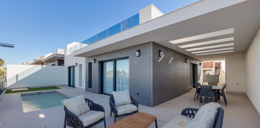 Huvila Torrevieja, Alicante, Espanja 3 makuuhuonetta, 141 m2 No. 112657