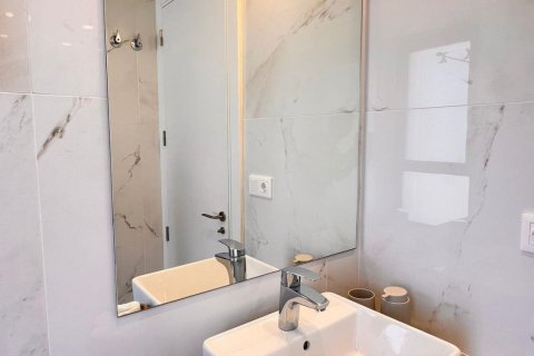 Продажа квартиры в Бенидорм, Аликанте, Испания 3 спальни, 130м2 №118078 - фото 15