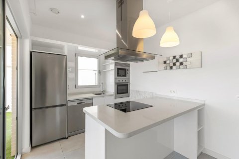 Продажа квартиры Аликанте, Испания 2 спальни, 94м2 №113012 - фото 12