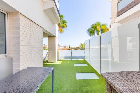 Продажа квартиры Аликанте, Испания 2 спальни, 94м2 №113012 - фото 16
