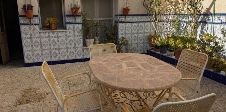 Villa Guardamar del Segura, Alicante, Spain 5 bedrooms, 198 sq.m. No. 113011