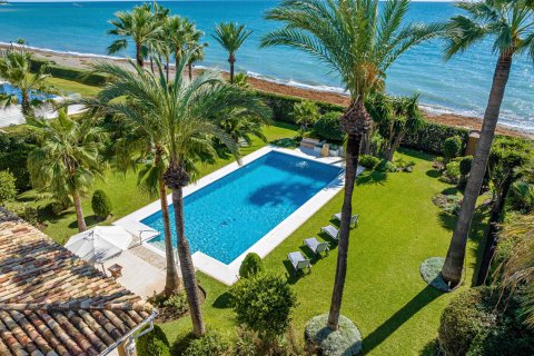 Casa in vendita Estepona, Malaga, Spagna 9 camere da letto, 735 mq. N° 100479 - foto 6