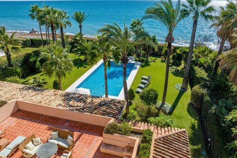 Casa in vendita Estepona, Malaga, Spagna 9 camere da letto, 735 mq. N° 100479 - foto 5