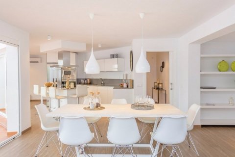 Продажа дома Эстепона, Малага, Испания 4 спальни, 269м2 №22425 - фото 4