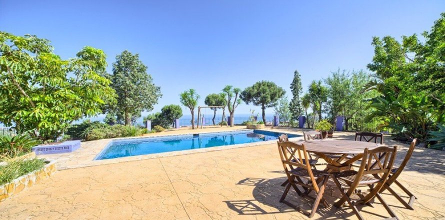 House Estepona, Malaga, Espagne 3 chambres, 318 m2 No. 22412