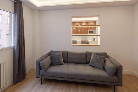 Huoneisto myytävänä Madrid, Espanja, 2 makuuhuonetta, 84 m2 No. 87275 - kuva 4