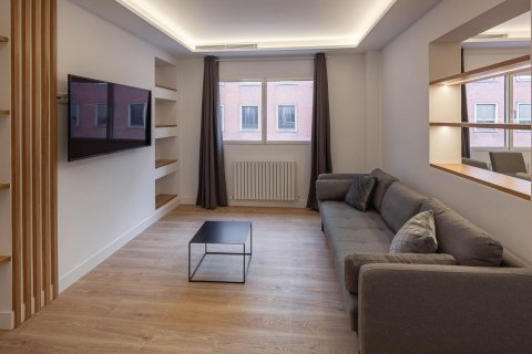 Huoneisto myytävänä Madrid, Espanja, 2 makuuhuonetta, 84 m2 No. 87275 - kuva 1