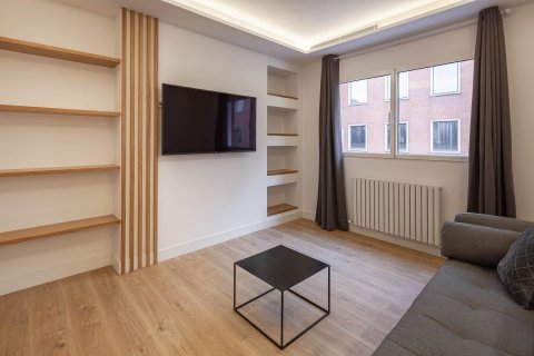 Huoneisto myytävänä Madrid, Espanja, 2 makuuhuonetta, 84 m2 No. 87275 - kuva 10