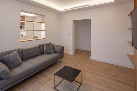 Huoneisto myytävänä Madrid, Espanja, 2 makuuhuonetta, 84 m2 No. 87275 - kuva 3