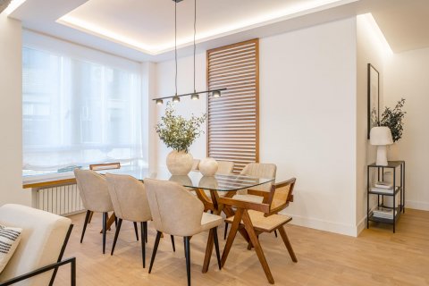 Apartment for sale Madrid, Spain 3 bedrooms, 186 sq.m. No. 87278 - photo 4