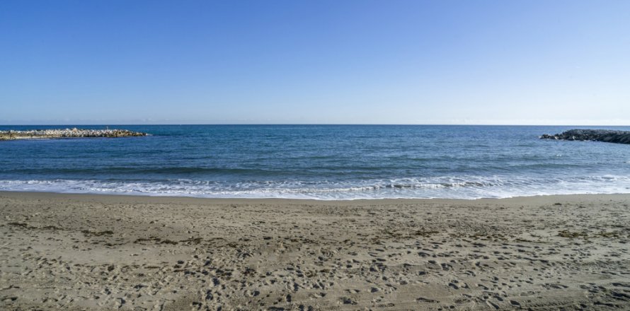 Lägenhet Marbella, Malaga, Spanien 4 sovrum, 141.41 kvm. Nr. 107905