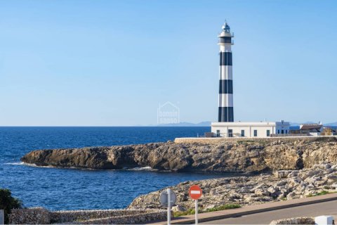 Huvila myytävänä Ciutadella De Menorca, Menorca, Espanja, 4 makuuhuonetta, 241 m2 No. 110947 - kuva 1