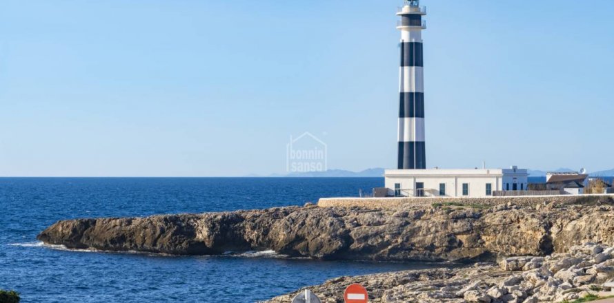 Huvila Ciutadella De Menorca, Menorca, Espanja 4 makuuhuonetta, 241 m2 No. 110947