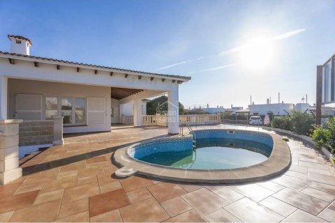 Huvila myytävänä Ciutadella De Menorca, Menorca, Espanja, 4 makuuhuonetta, 241 m2 No. 110947 - kuva 3