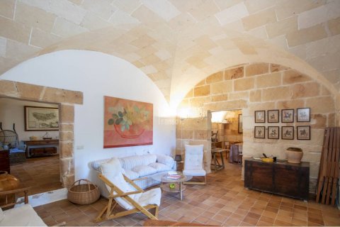 House for sale Ciutadella De Menorca, Menorca, Spain 5 bedrooms, 500 sq.m. No. 110946 - photo 2