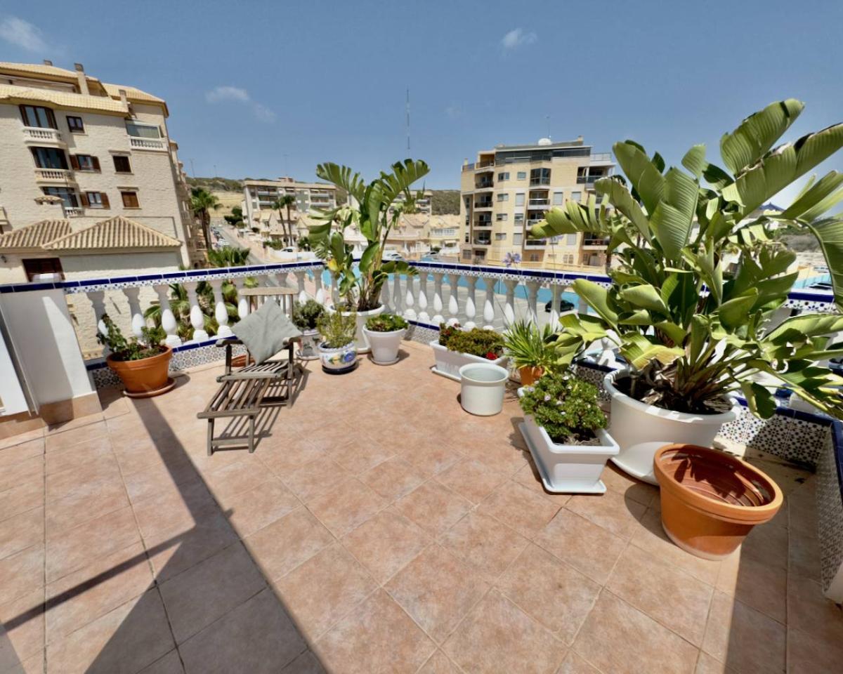Villa a Guardamar del Segura, Alicante, Spagna 5 camere da letto, 270 mq. N° 102472