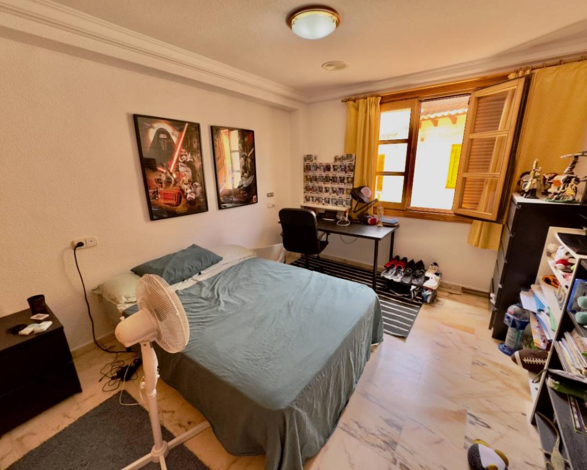 Villa a Guardamar del Segura, Alicante, Spagna 5 camere da letto, 270 mq. N° 102472