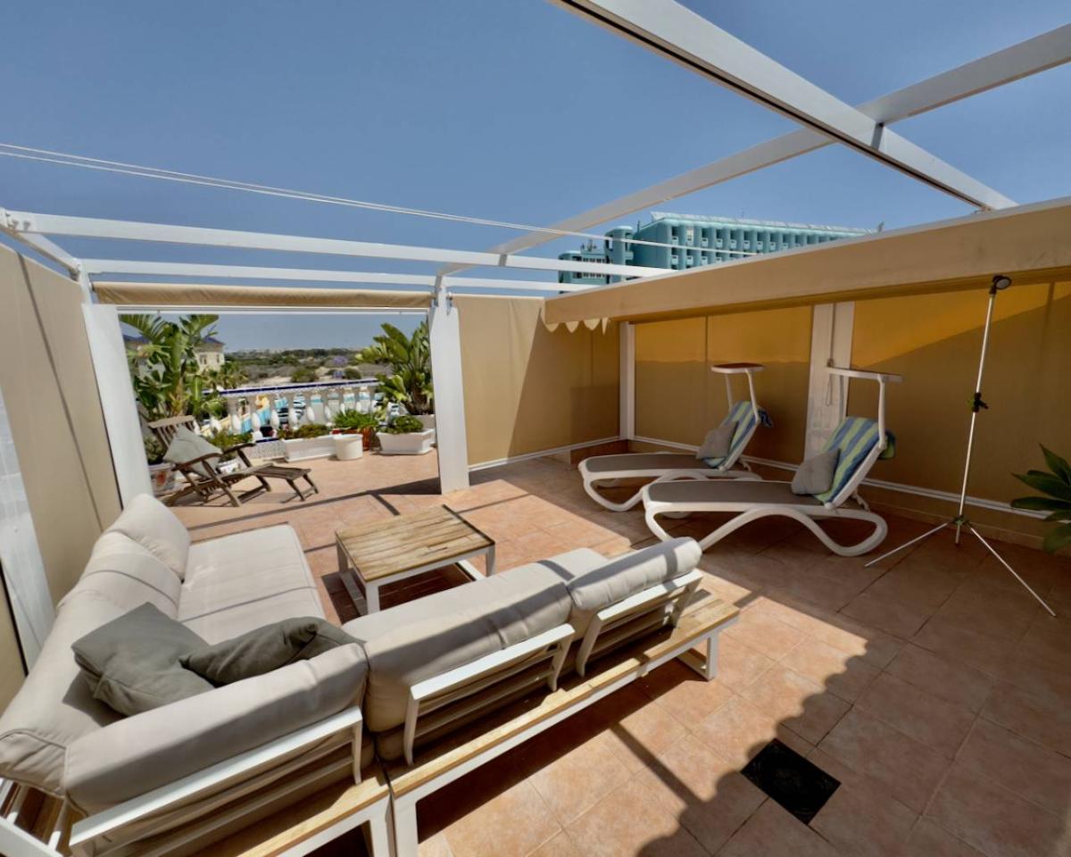 Villa a Guardamar del Segura, Alicante, Spagna 5 camere da letto, 270 mq. N° 102472