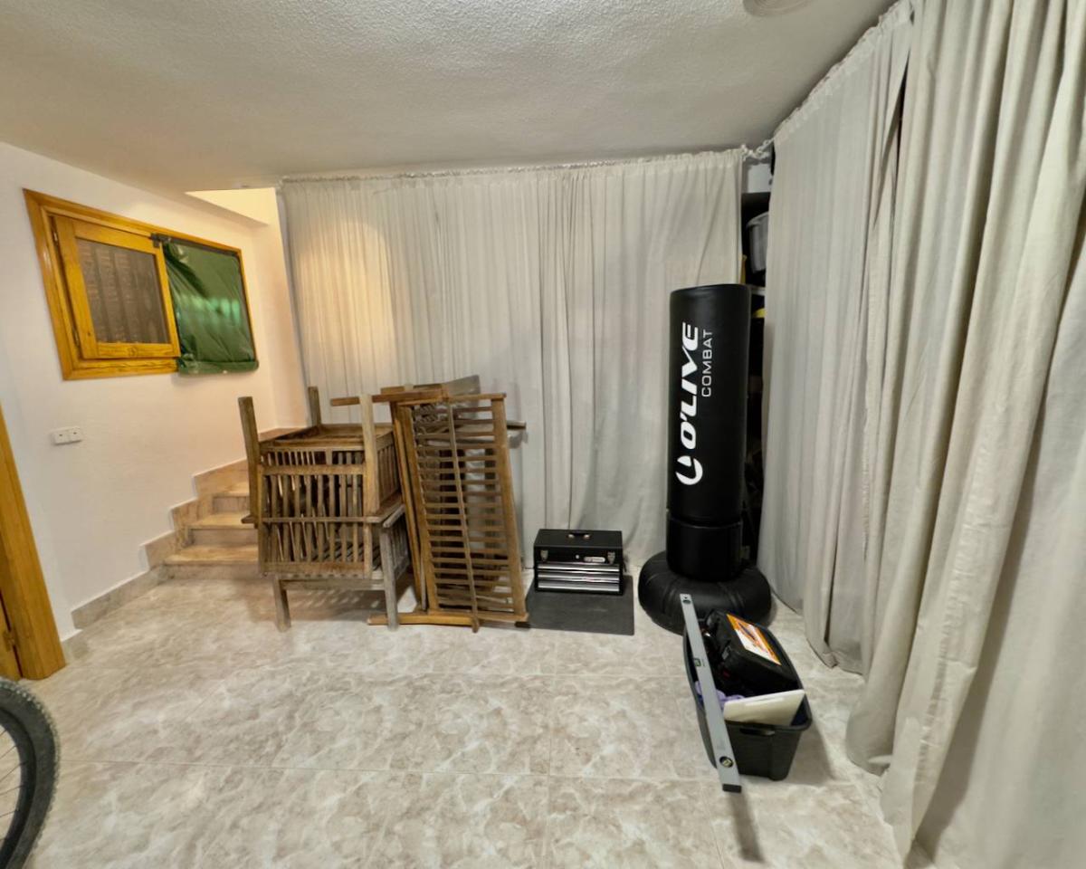 Villa a Guardamar del Segura, Alicante, Spagna 5 camere da letto, 270 mq. N° 102472