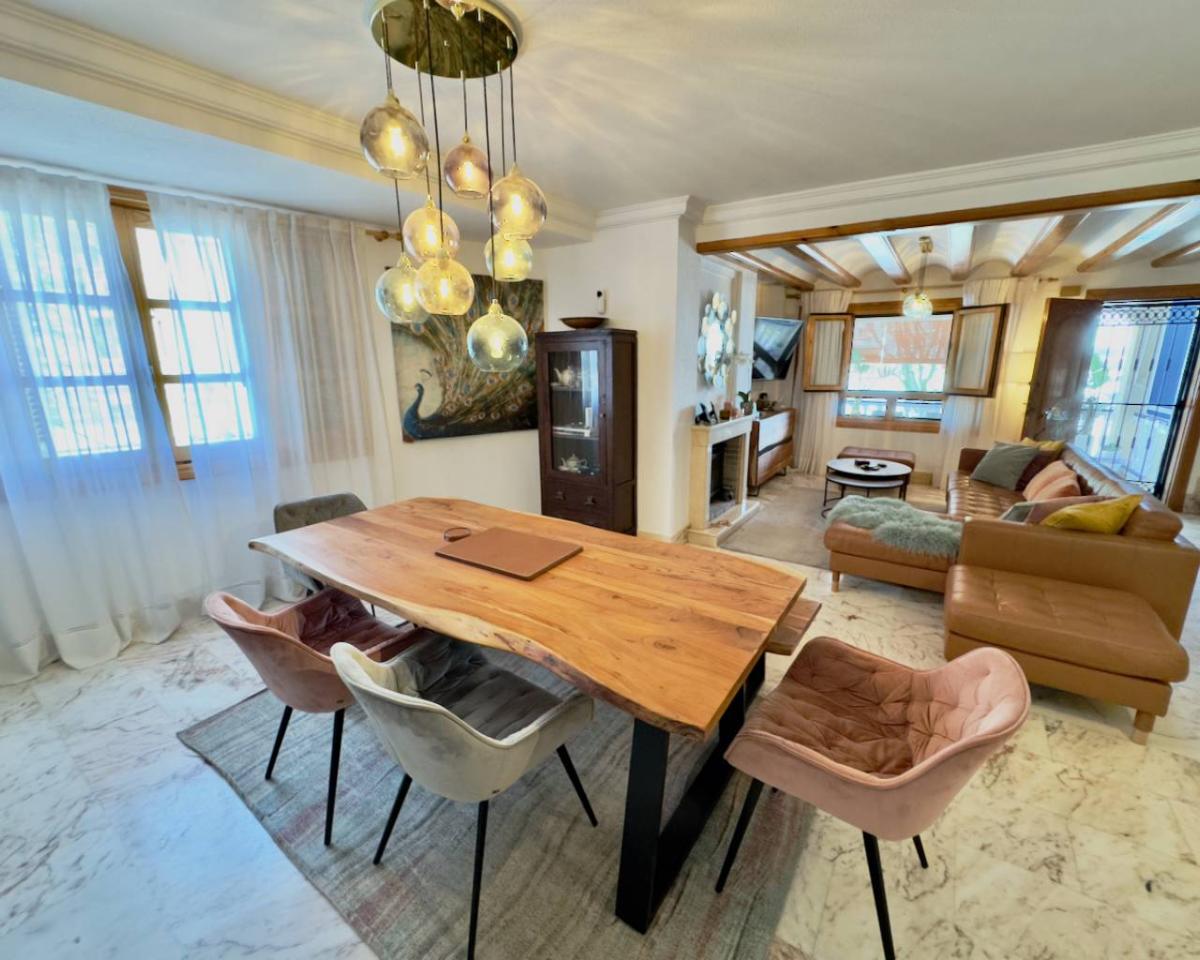 Villa a Guardamar del Segura, Alicante, Spagna 5 camere da letto, 270 mq. N° 102472