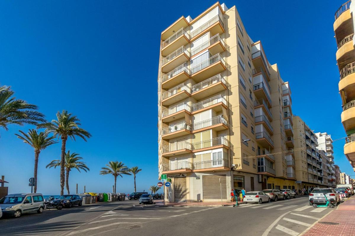 Apartament w Torrevieja, Alicante, Hiszpania 4 sypialnie, 109 mkw. nr 102469
