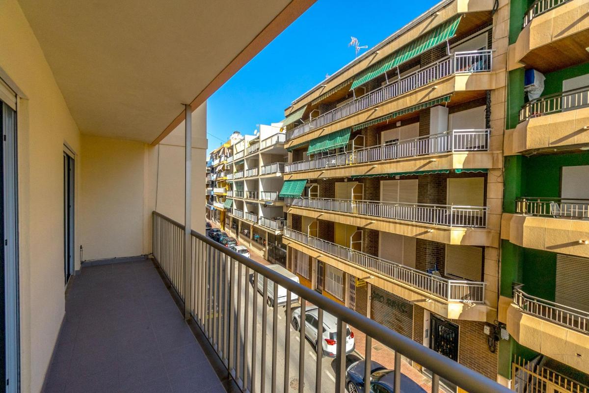 Apartament w Torrevieja, Alicante, Hiszpania 4 sypialnie, 109 mkw. nr 102469
