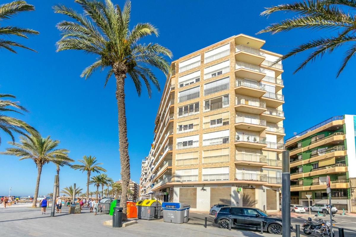 Apartament w Torrevieja, Alicante, Hiszpania 4 sypialnie, 109 mkw. nr 102469