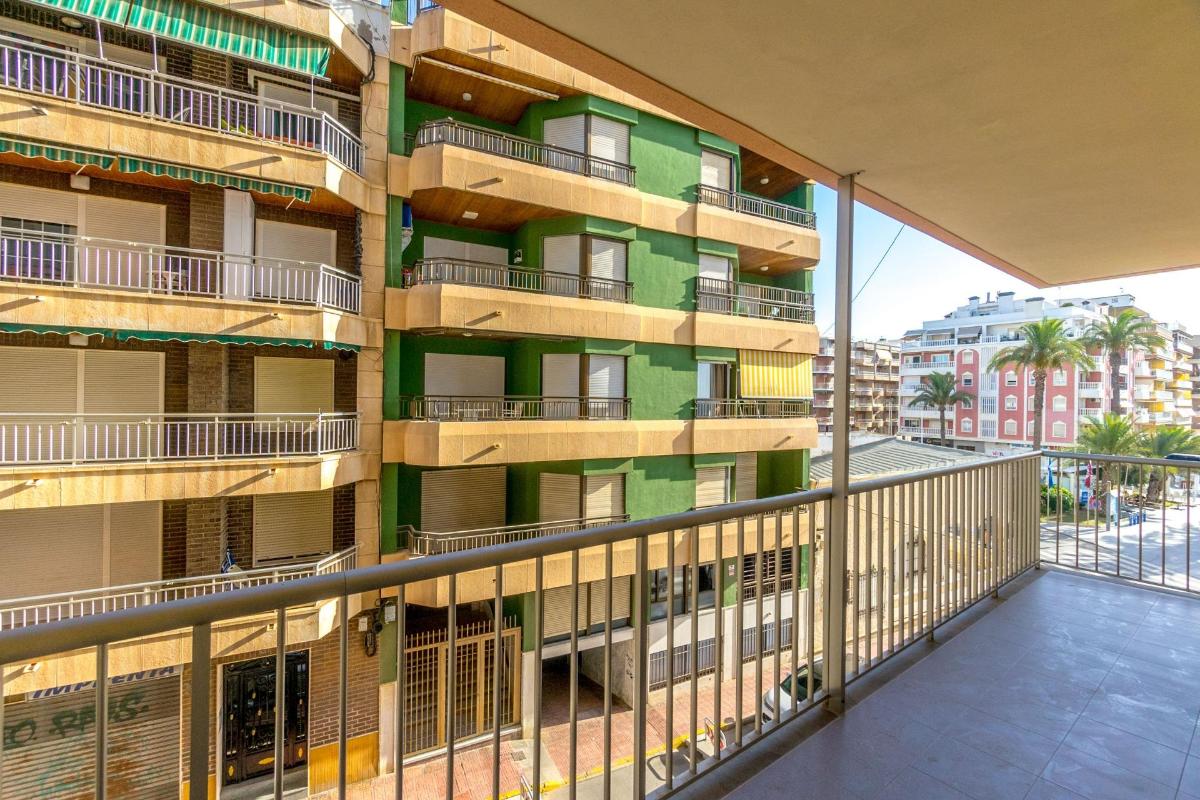 Apartament w Torrevieja, Alicante, Hiszpania 4 sypialnie, 109 mkw. nr 102469
