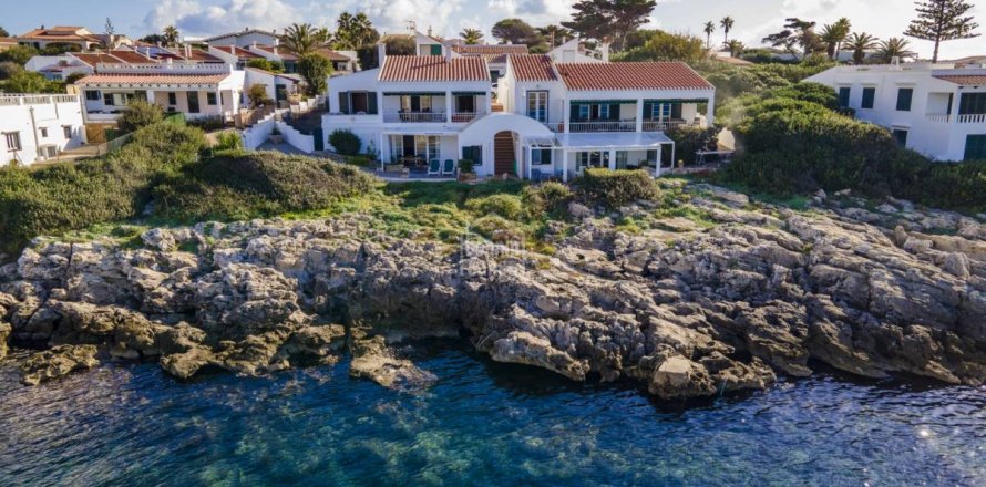 Townhouse Cala Biniancolla, Menorca, Spain 4 bedrooms, 201 sq.m. No. 110973