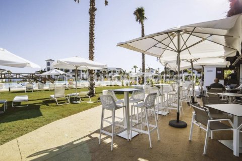 Huoneisto myytävänä Estepona, Malaga, Espanja, 4 makuuhuonetta, 123 m2 No. 51789 - kuva 25