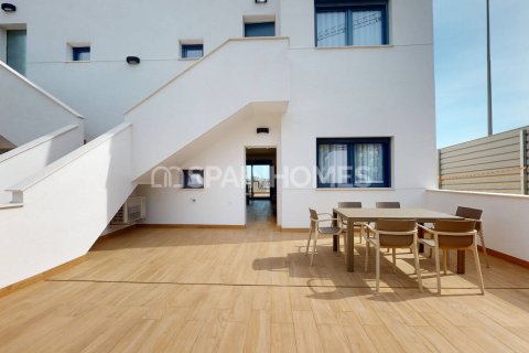 Lägenhet till salu i Torrevieja, Alicante, Spanien 2 sovrum, 80 kvm. Nr. 98123 - foto 5