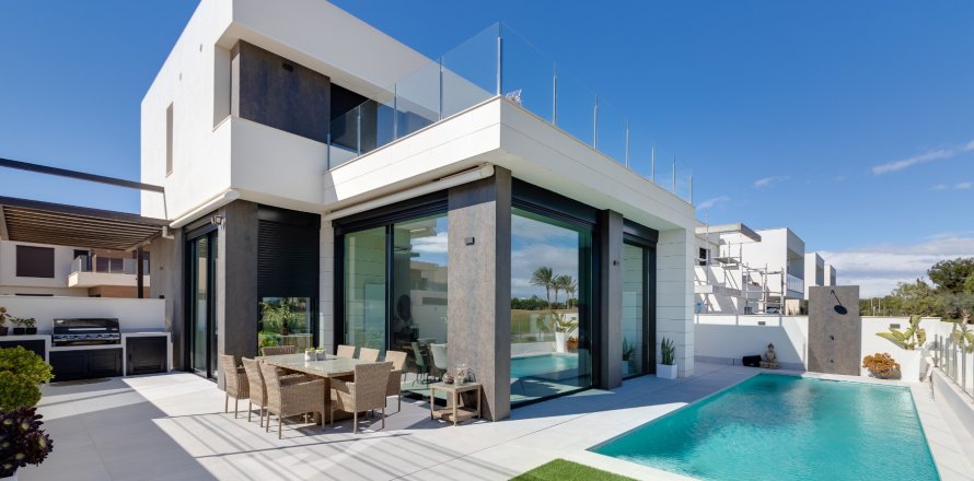 Villa a Pilar de la Horadada, Alicante, Spagna 3 camere da letto, 131 mq. N° 112238