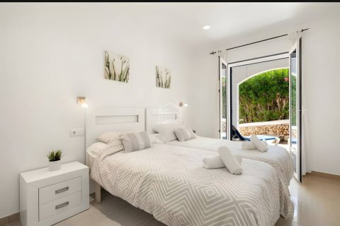Villa for sale Port d'Addaya, Menorca, Spain 5 bedrooms, 283 sq.m. No. 110917 - photo 9