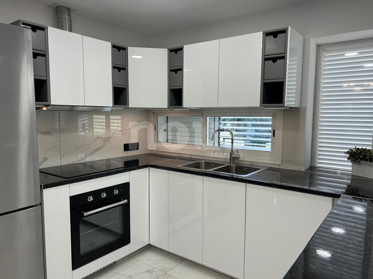 Radhus i Adeje, Tenerife, Spanien 4 sovrum, 289 kvm. Nr. 117337