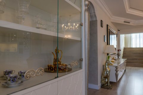 Продажа виллы Сьюдад Кесада, Аликанте, Испания 5 спален, 313м2 №113885 - фото 19