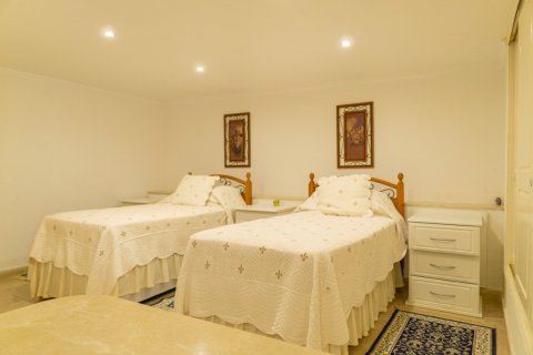 Villa for sale Ciudad Quesada, Alicante, Spain 7 bedrooms,  No. 113879 - photo 14
