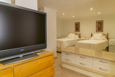 Villa for sale Ciudad Quesada, Alicante, Spain 7 bedrooms,  No. 113879 - photo 4
