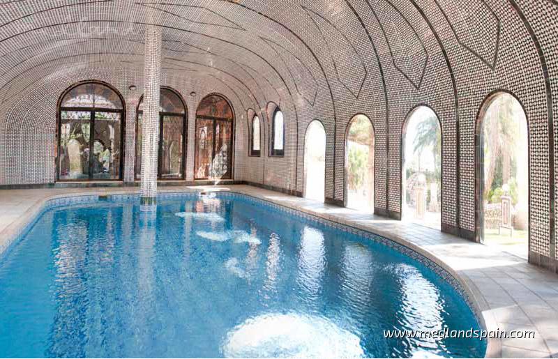 Villa en Villamartin, Alicante, España 5 dormitorios, 641.64 m2 No. 9405