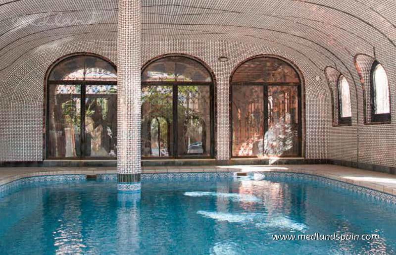 Villa en Villamartin, Alicante, España 5 dormitorios, 641.64 m2 No. 9405