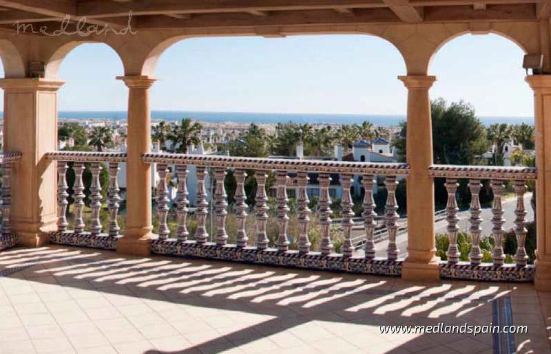 Villa en Villamartin, Alicante, España 5 dormitorios, 641.64 m2 No. 9405