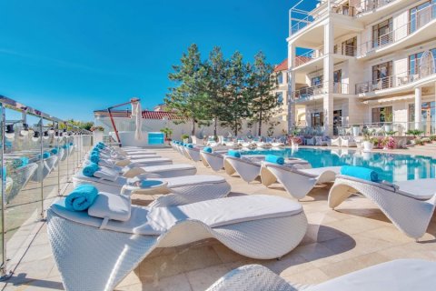 Commercial property for sale Lloret de Mar, Girona, Spain 5640 sq.m. No. 93214 - photo 1