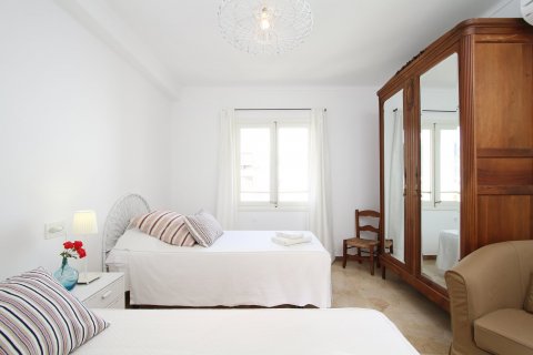 Apartment for rent Port De Pollenca, Mallorca, Spain 2 bedrooms, 100 sq.m. No. 111753 - photo 11