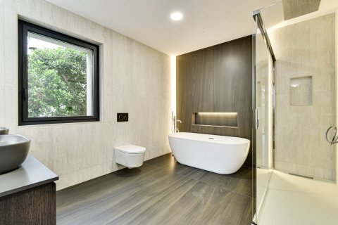 House for sale Barcelona, Spain 8 bedrooms, 2000 sq.m. No. 100130 - photo 25