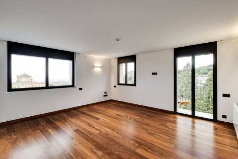 House for sale Barcelona, Spain 8 bedrooms, 2000 sq.m. No. 100130 - photo 23