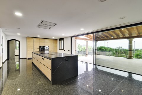House for sale Barcelona, Spain 8 bedrooms, 2000 sq.m. No. 100130 - photo 15