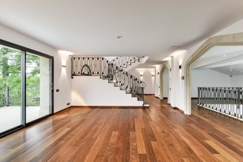 House for sale Barcelona, Spain 8 bedrooms, 2000 sq.m. No. 100130 - photo 17