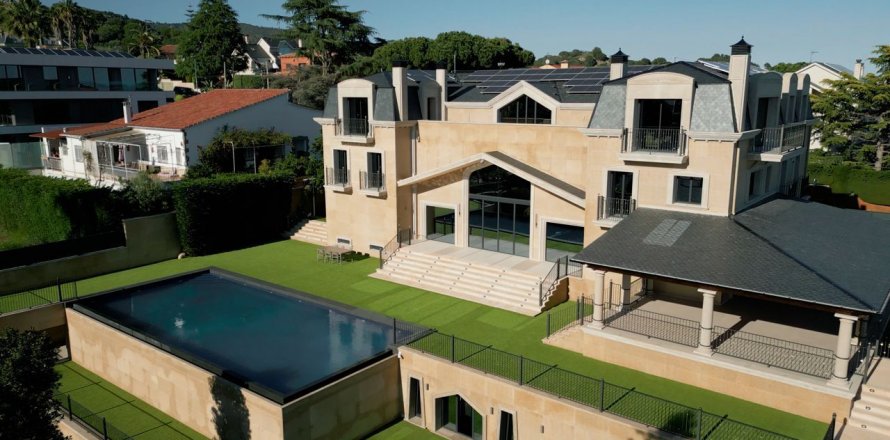 House Barcelona, Spain 8 bedrooms, 2000 sq.m. No. 100130