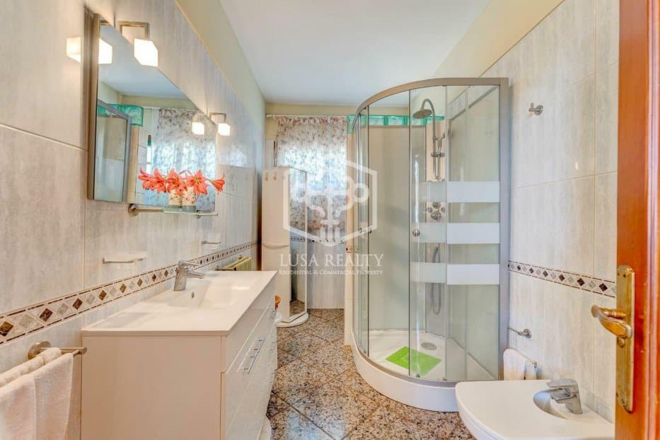 Villa a Adeje, Tenerife, Spagna 6 camere da letto, 214 mq. N° 94508