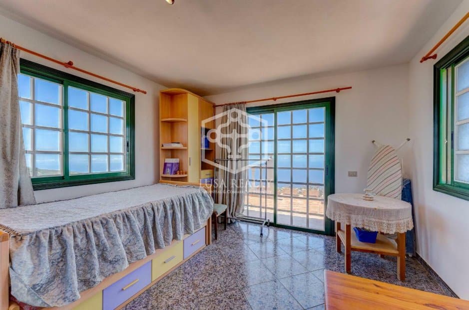 Villa a Adeje, Tenerife, Spagna 6 camere da letto, 214 mq. N° 94508